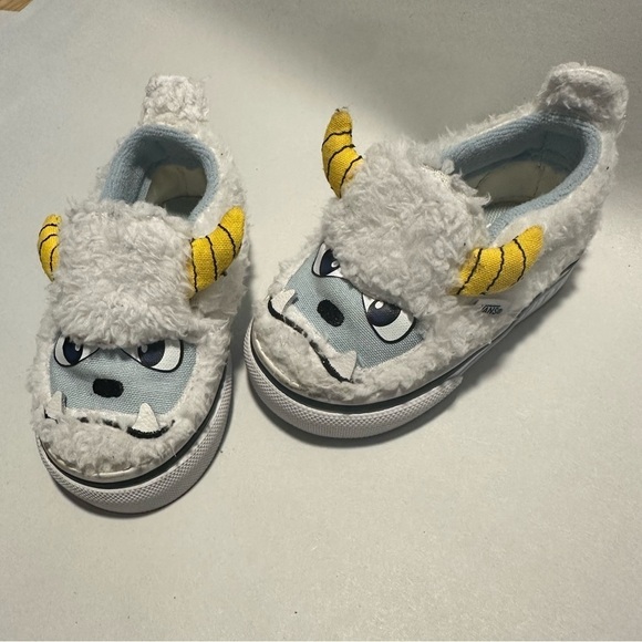 Vans Classic Slip On- Abominable Snowman Kid's 2.5 white sneakers - Picture 1 of 8